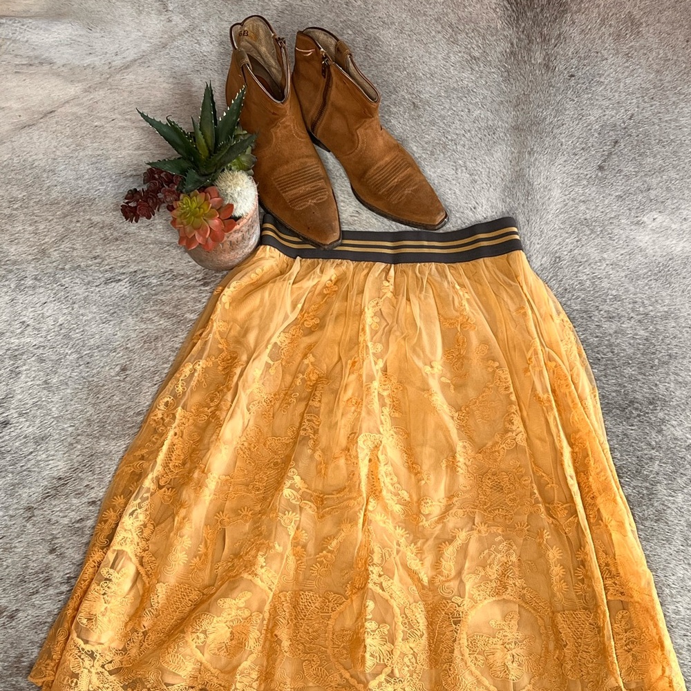 Elegant Gold Lace Skirt